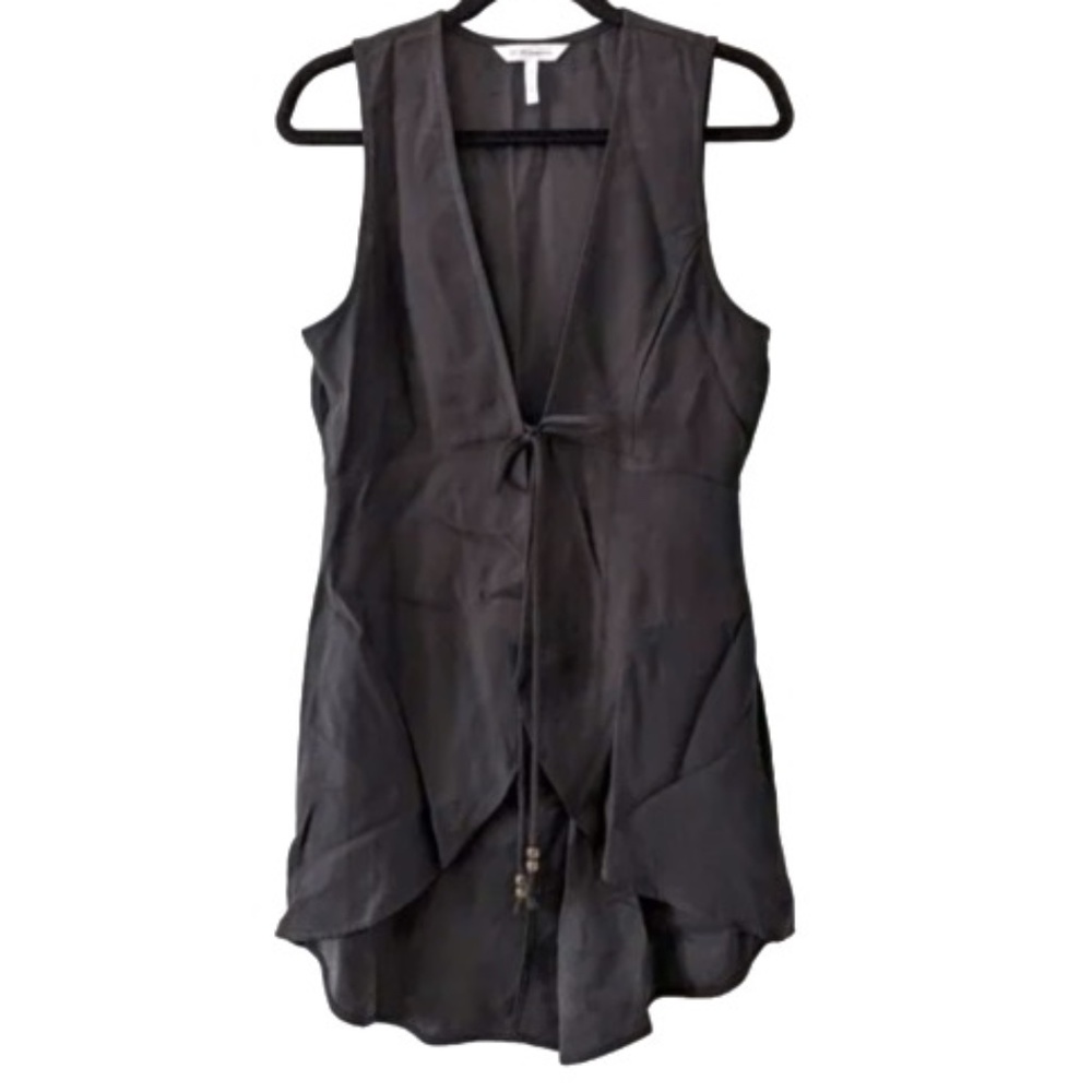 BCBGeneration Flowy Black Vest, Front Tie Split & Drop Tail in Back Size Medium
